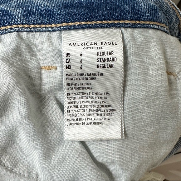American Eagle Mom Straight Jeans Size 6 Stretch Light Wash - Picture 5 of 6